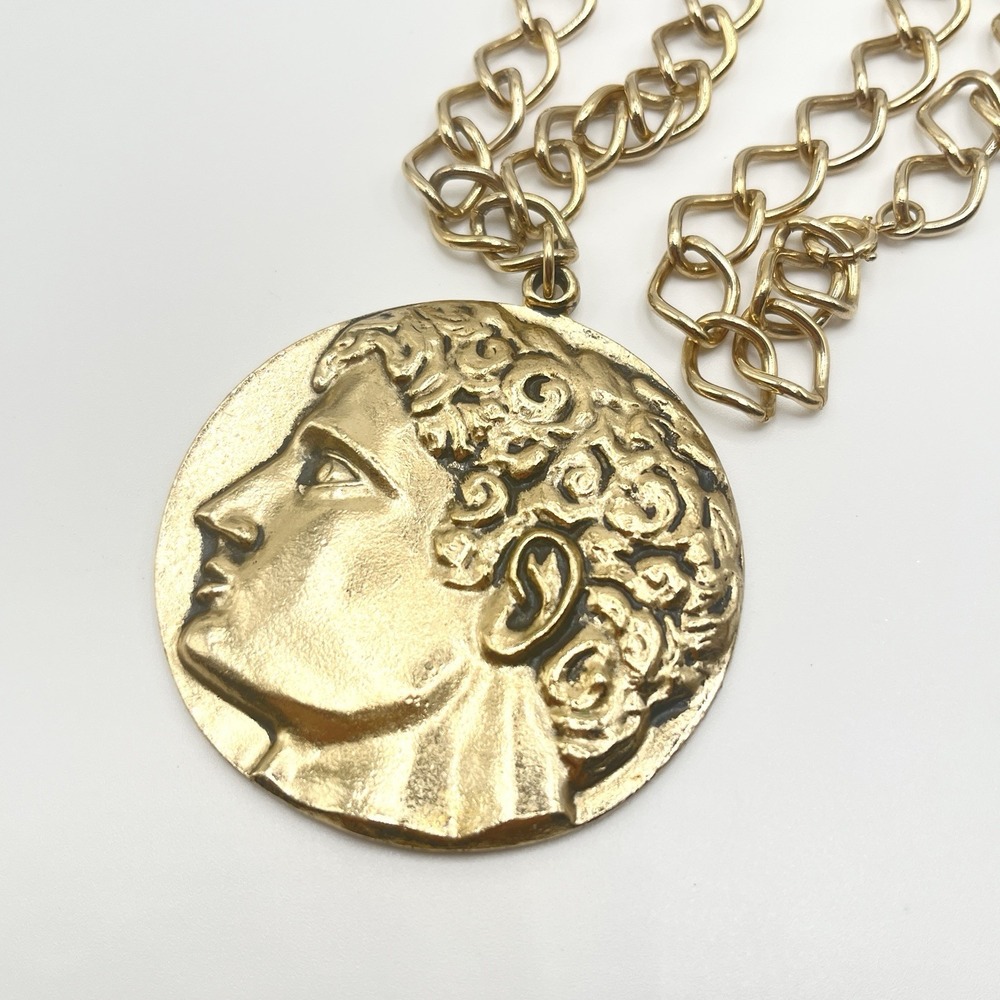 Retro SWANK Chunky Gold Tone Roman Emperor Medallion Coin Pendant Necklace 18"